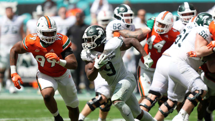 Huskers Face a Challenge in Spartans’ Walker