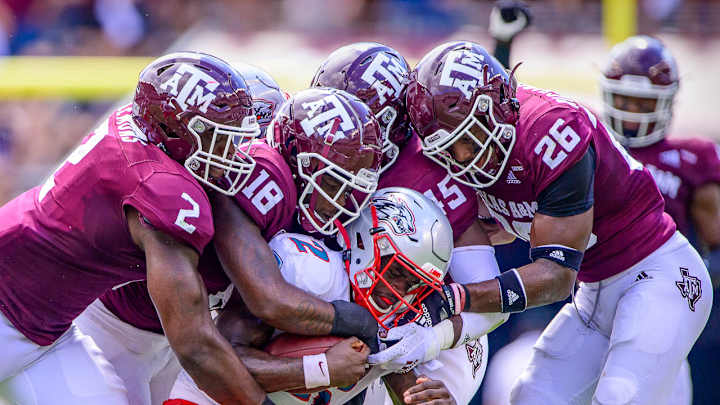 Hogs' Offense Can't Sleep On Texas A&M's Defense