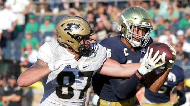 Game Prediction: No. 12 Notre Dame Fighting Irish vs. No. 18 Wisconsin Badgers