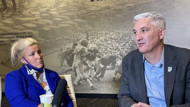 New Pac-12 Commissioner Visits UW as Part of His Full Conference Tour