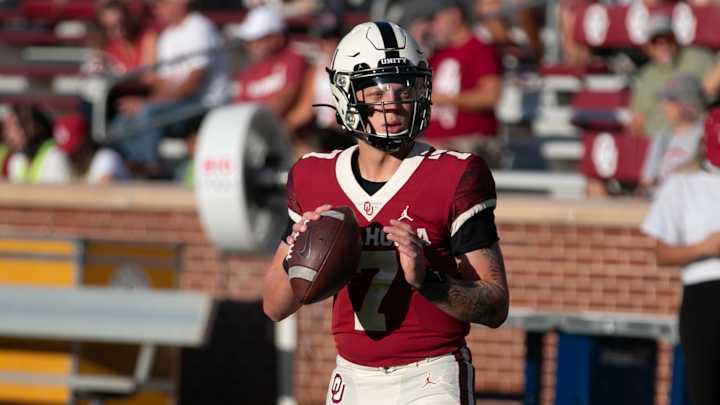 In a Rough first half, Oklahoma fans chant for Caleb Williams
