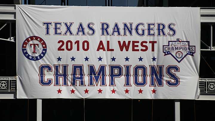 Rangers History Today: Texas 'Claws' Their Way To AL West Title