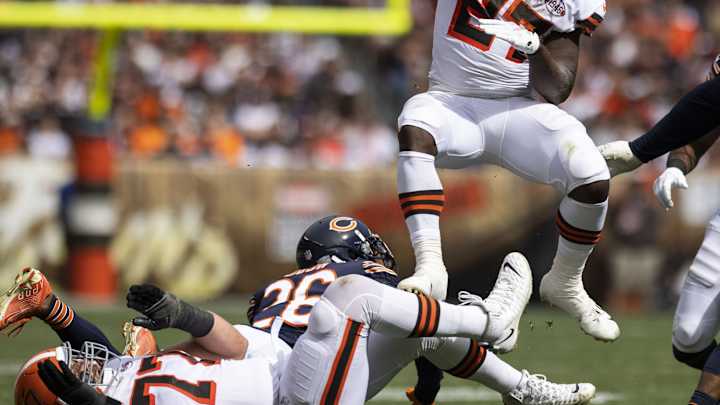 Kareem Hunt Carries, Catches Browns to Victory Over Bears