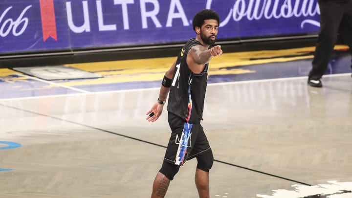 Kyrie Irving Refuses to Discuss Vaccination Status: 'I Like to Keep That Stuff Private' Kyrie Irving Refuses to Discuss Vaccination Status: 'I Like to Keep That Stuff Private'
