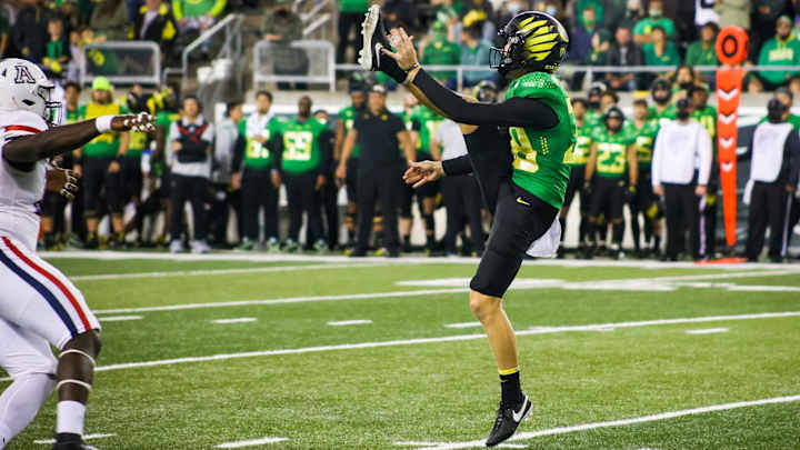 Kicking Beyond Borders: A Tom Snee story Kicking Beyond Borders: A Tom Snee story