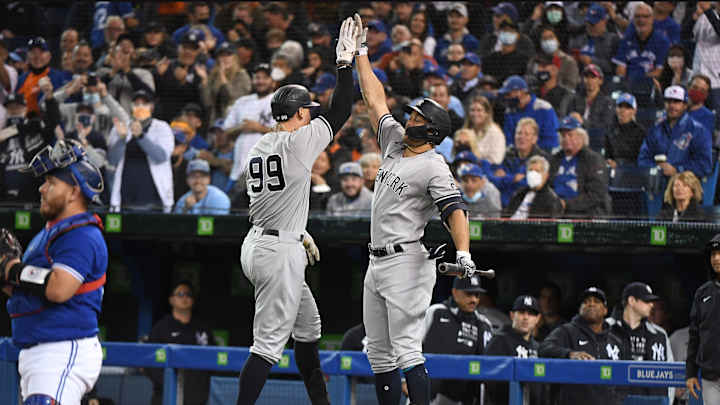Yankees Blast Five Home Runs to Beat Blue Jays, Extend Wild Card Lead