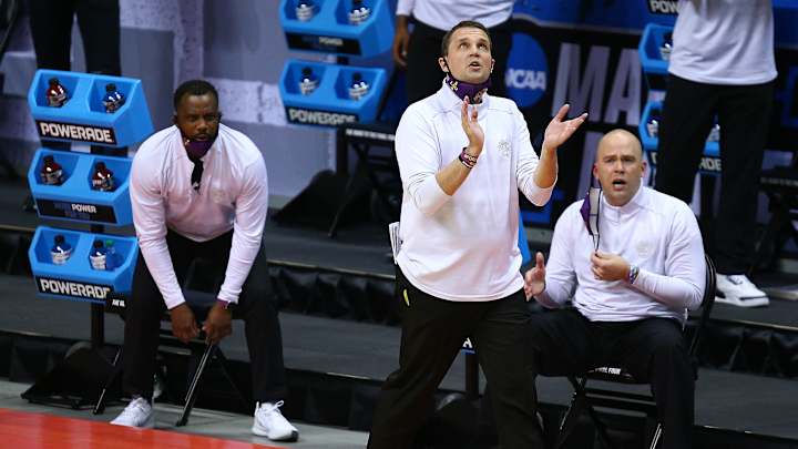 LSU Basketball Taking Advantage of Football Game vs Auburn in Recruiting