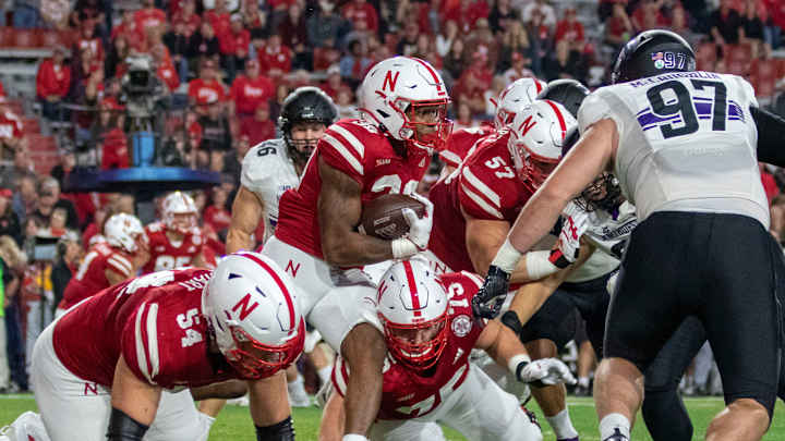 Frost Likes O-Line’s Improvement But Wants More