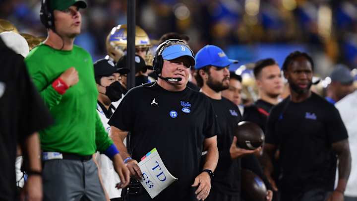 Report: Oregon Requests Permission to Speak to UCLA's Chip Kelly