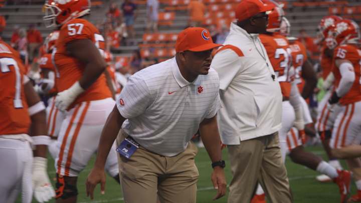 Tony Elliott Sees Improvement in Clemson Offense, Opportunity to 'Explode'