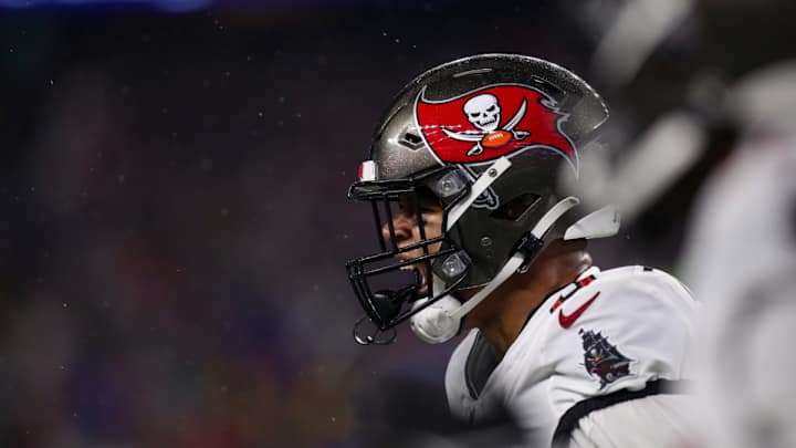 The Future of the Bucs' Pass Rush is in Good Hands with Joe Tryon-Shoyinka