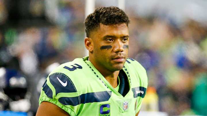 Report: Russell Wilson Could Miss A Month After Surgery for Ruptured Middle Finger