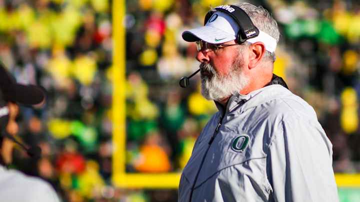 Oregon Coaching Staff to Remain Together for Alamo Bowl