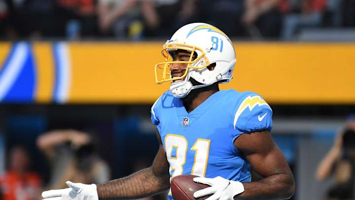 Mike Williams Continues Hot Start, Catches 2 TD's in Chargers Win Over Browns Mike Williams Continues Hot Start, Catches 2 TD's in Chargers Win Over Browns