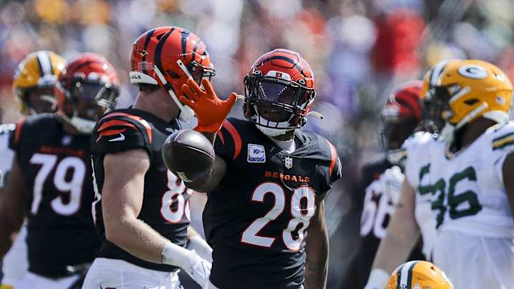 Injury Updates: The Latest on Bengals Star RB Joe Mixon and Rookie D'Ante Smith Injury Updates: The Latest on Bengals Star RB Joe Mixon and Rookie D'Ante Smith