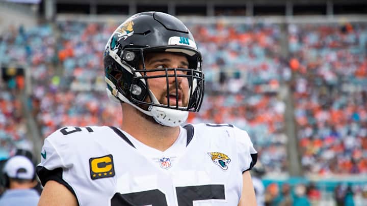 Jaguars C Brandon Linder Carted Off During Titans Game Jaguars C Brandon Linder Carted Off During Titans Game