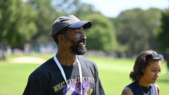 J.R. Smith Attacked By Nest of Wasps at First Golf Tournament