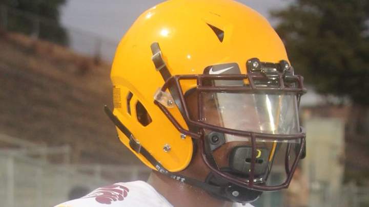 Huskies Get in Line, Offer Basketball Player Turned Edge Rusher