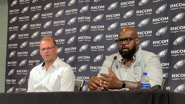 Bookend Tackles Tra Thomas, Jon Runyan Enter Eagles Hall of Fame Together