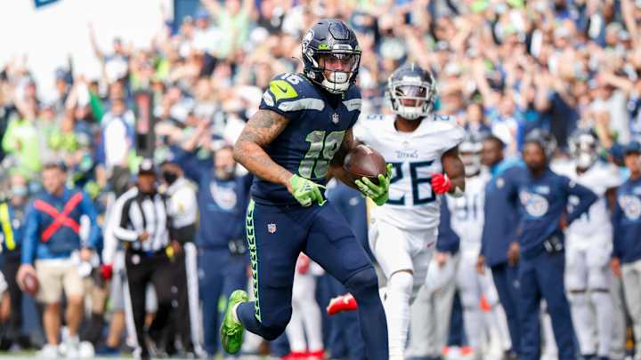 Freddie Swain Emerging as Solid Third Option For Seahawks