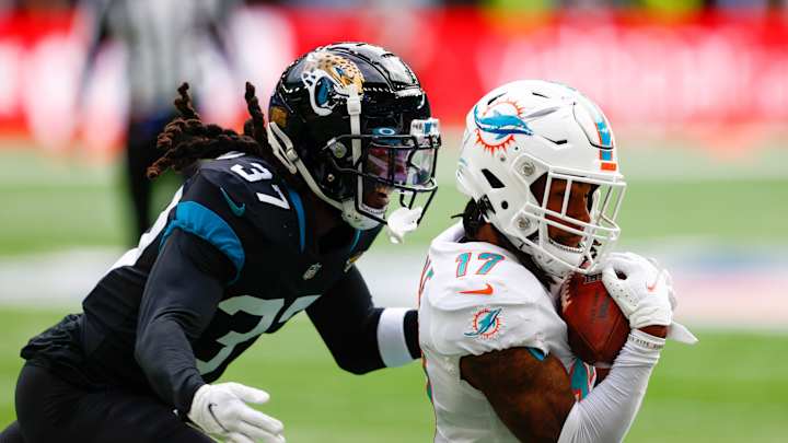 Dolphins 2021 Week 6 Snap Counts ... And What They Mean