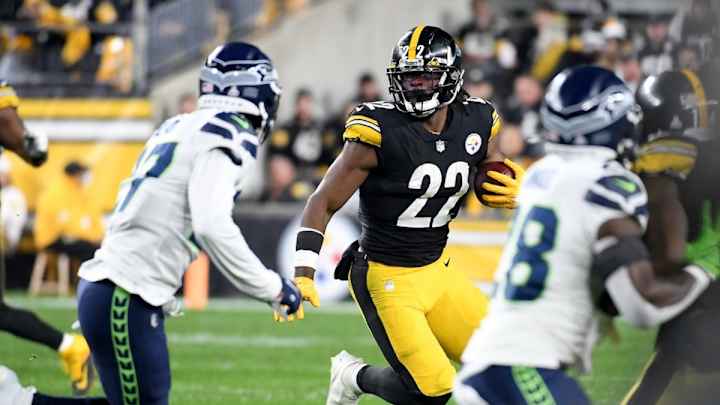 Najee Harris Passes Le'Veon Bell as Steelers Leading Rookie Rusher Through Six Games Najee Harris Passes Le'Veon Bell as Steelers Leading Rookie Rusher Through Six Games