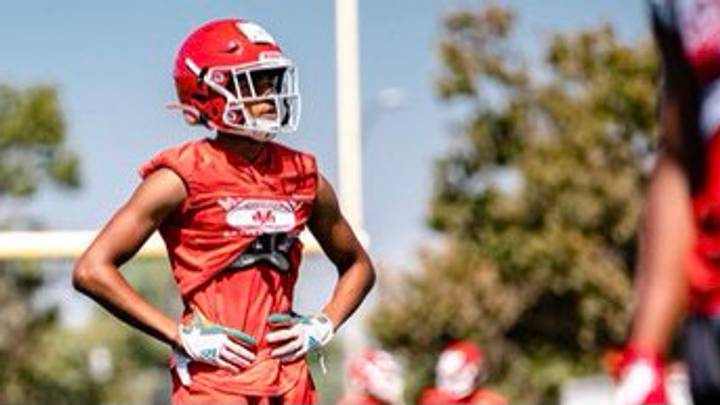 Huskies Offer Cornerback From Mater Dei, Nation's No. 1 HS Team