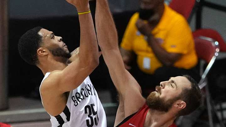 Lakers News: Lakers Sign Big Man Jay Huff to Two-Way Contract Lakers News: Lakers Sign Big Man Jay Huff to Two-Way Contract