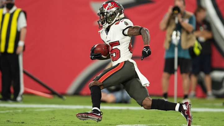 Buccaneers Release Mickens Among Handful of Roster Moves