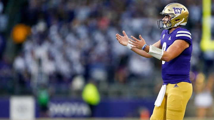 Morris, Husky QB Fans Love to Hate, Presses On