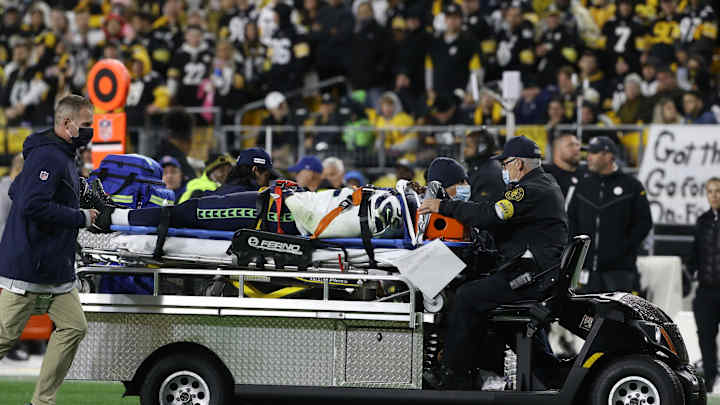 Seahawks Provide Update on Darrell Taylor After Scary Injury During Sunday Night Football