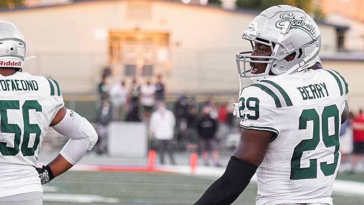 Pre-game Warmup: Huskies Offer One-Time No. 1 Arizona Recruit