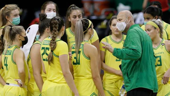 Oregon Women's Basketball Ranked No. 10 in Preseason AP Poll