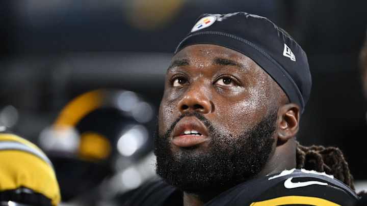 Jaguars Release OL Rashaad Coward