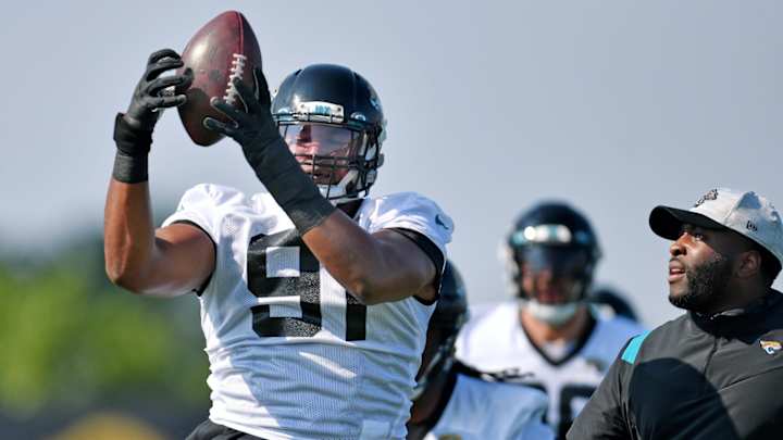 Full-Time Pass Rusher, Part-Time Baby Deliverer: Jaguars' Dawuane Smoot Helps Deliver Newborn Daughter