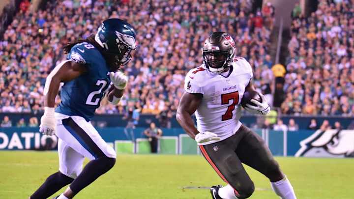 Buccaneers RB Leonard Fournette Bringing Balance to Tampa Bay's Offense
