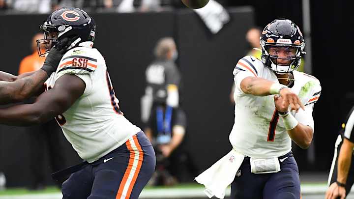 Justin Fields Finds the Secret to Scoring