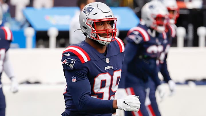 Patriots Release DL Byron Cowart; Moves to Colts