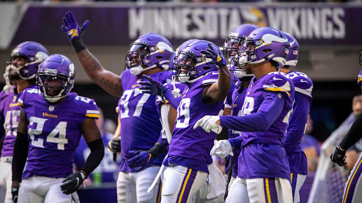Minnesota Vikings at the Bye: 5 Reasons They'll Make the Playoffs and 5 Reasons They Won't