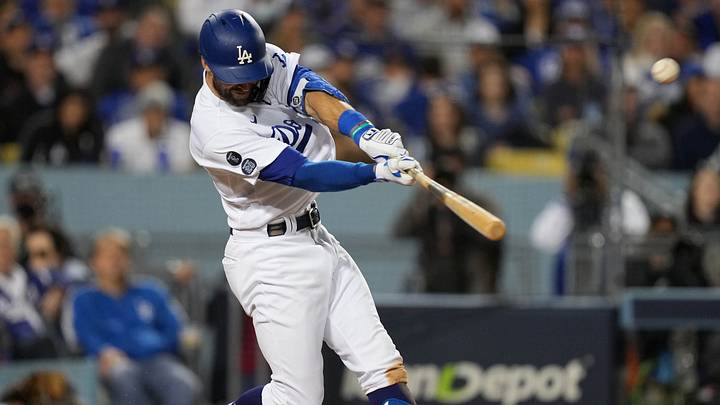 The Sports World Reacts to Chris Taylor’s Three-Home Run Performance in Game 5 The Sports World Reacts to Chris Taylor’s Three-Home Run Performance in Game 5