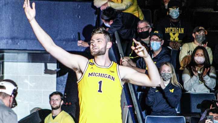 Hunter Dickinson Returning To Michigan?