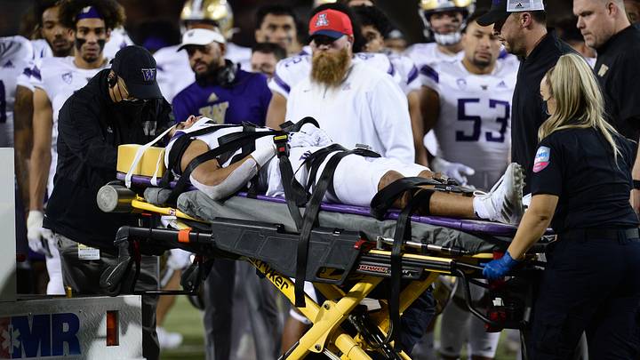 Huskies Avoid Epic Defeat in Arizona Desert, Pull Out 21-16 Win