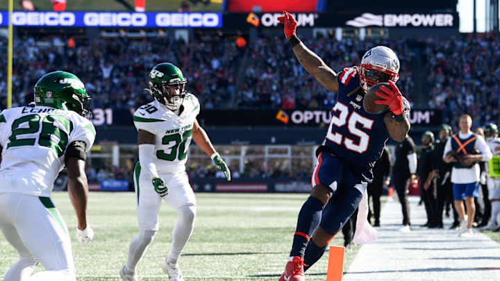 Patriots Pummel Jets in Historic Beatdown Patriots Pummel Jets in Historic Beatdown