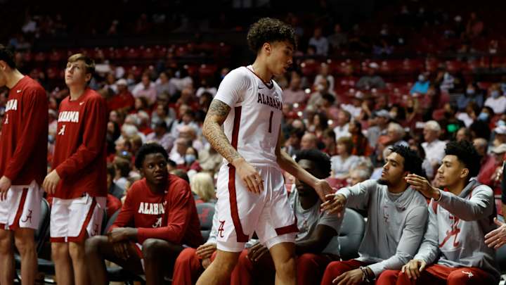 Alabama Basketball Guard Jusaun Holt Returns to Team