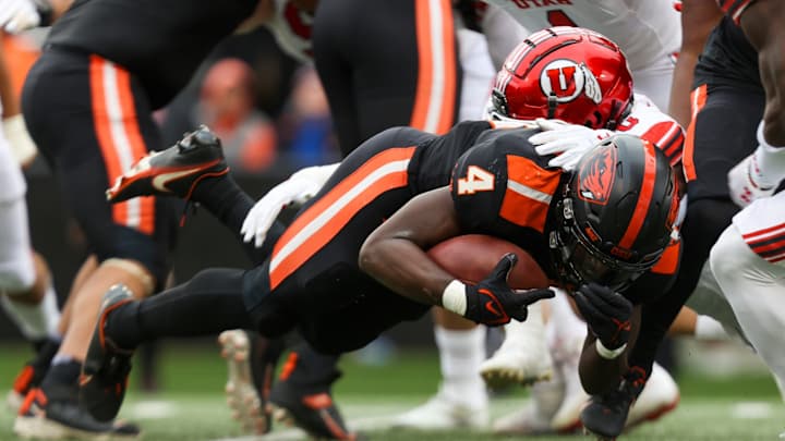 Pac-12 Football Notebook: Does Oregon State Deserve a Top-25 Ranking?