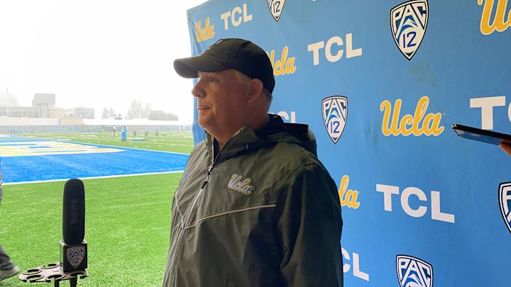 WATCH: Chip Kelly Talks Miscues Against Oregon, Quarterback Availability WATCH: Chip Kelly Talks Miscues Against Oregon, Quarterback Availability