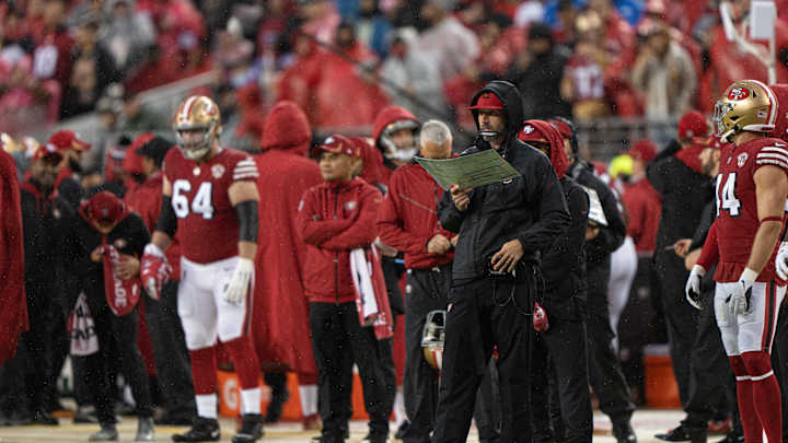 Kyle Shanahan Won't Commit to a Starting Quarterback