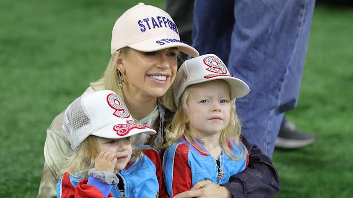 Kelly Stafford Thanks Detroit Fans After Husband's Game vs. Lions