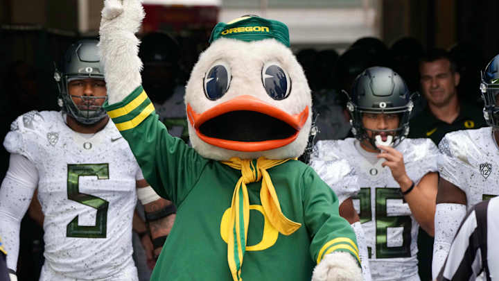 SI Pac-12 Football Power Rankings: Oregon Schools Are 1-2, Cal Inches Up to 10th
