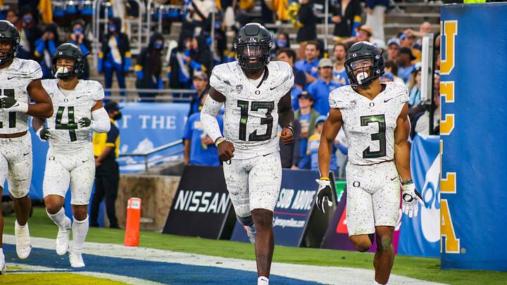 Oregon Coaching Staff Evaluates Offensive Performance vs. UCLA, Progress Going Forward Oregon Coaching Staff Evaluates Offensive Performance vs. UCLA, Progress Going Forward